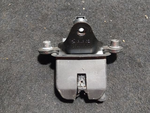 bontott SKODA OCTAVIA II Csomagtérajtó Zárszerkezet