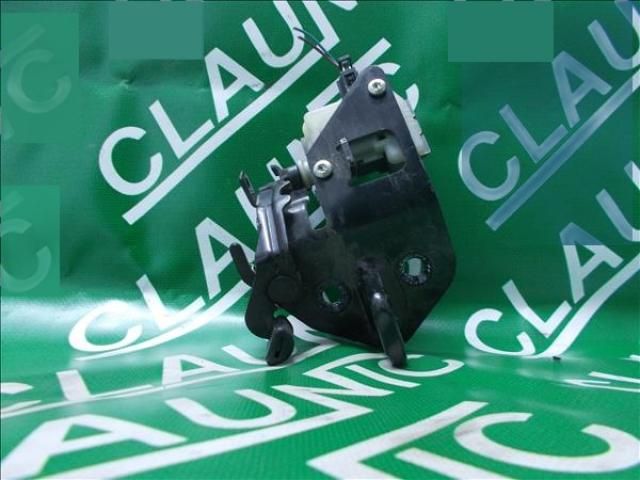 bontott SKODA OCTAVIA II Csomagtérajtó Zárszerkezet