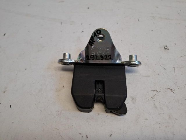 bontott SKODA OCTAVIA II Csomagtérajtó Zárszerkezet