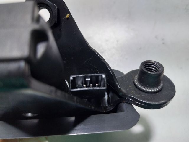 bontott SKODA OCTAVIA II Csomagtérajtó Zárszerkezet