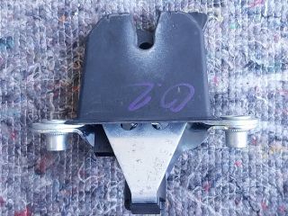 bontott SKODA OCTAVIA II Csomagtérajtó Zárszerkezet