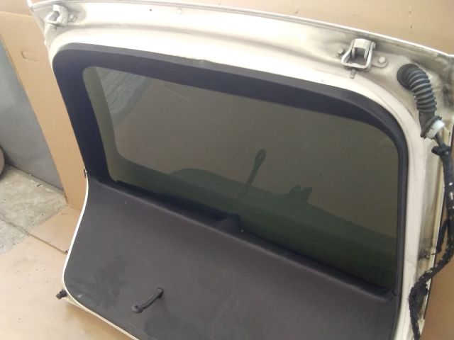 bontott SKODA OCTAVIA II Csomagtérajtó Zárszerkezet