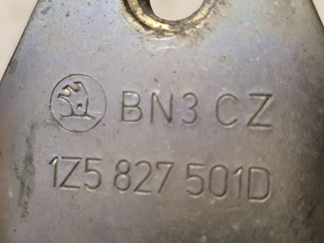 bontott SKODA OCTAVIA II Csomagtérajtó Zárszerkezet