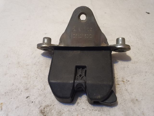 bontott SKODA OCTAVIA II Csomagtérajtó Zárszerkezet