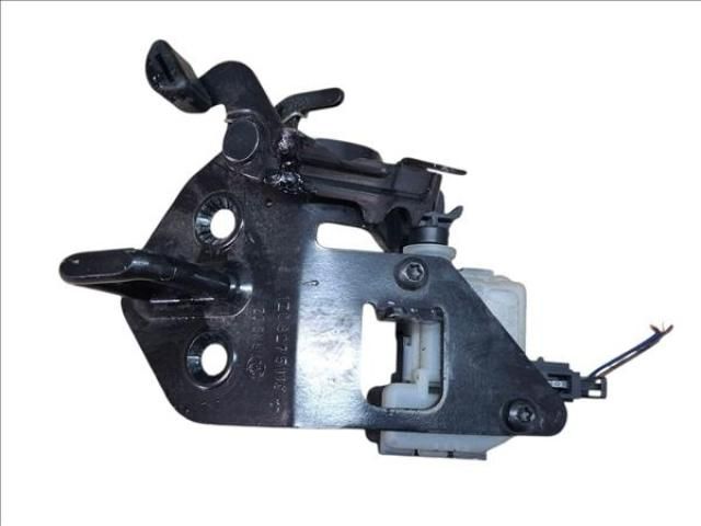 bontott SKODA OCTAVIA II Csomagtérajtó Zárszerkezet