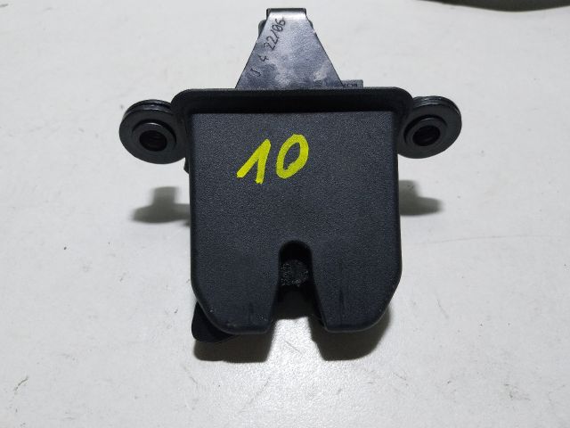 bontott SKODA OCTAVIA II Csomagtérajtó Zárszerkezet