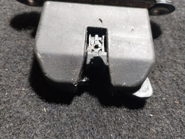 bontott SKODA OCTAVIA II Csomagtérajtó Zárszerkezet