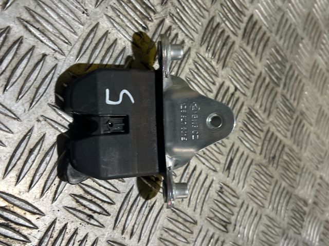 bontott SKODA OCTAVIA II Csomagtérajtó Zárszerkezet