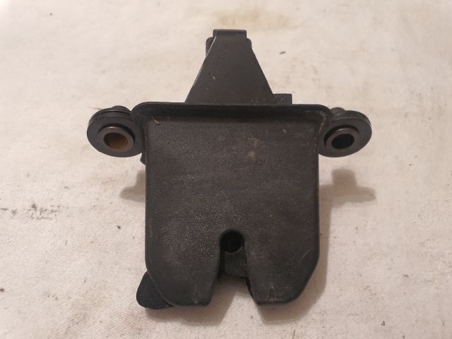 bontott SKODA OCTAVIA II Csomagtérajtó Zárszerkezet