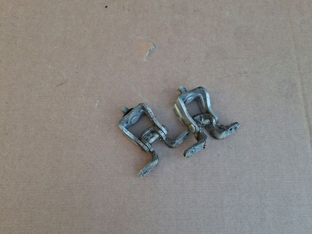 bontott SKODA OCTAVIA II Csomagtérajtó Zsanér