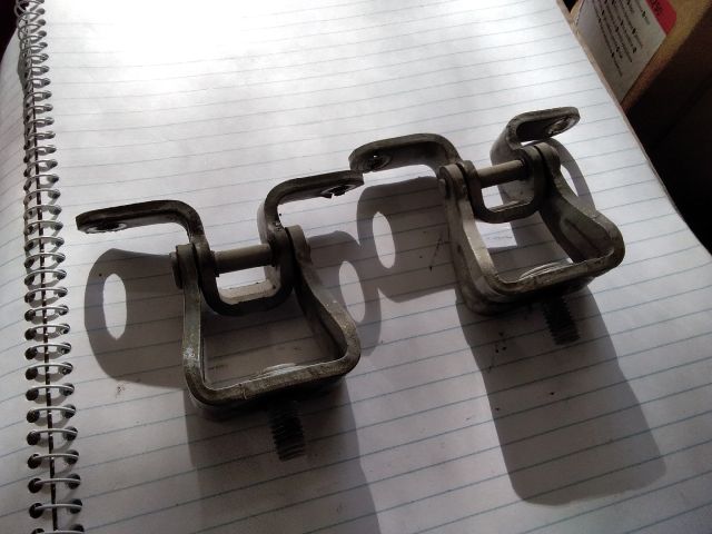 bontott SKODA OCTAVIA II Csomagtérajtó Zsanér