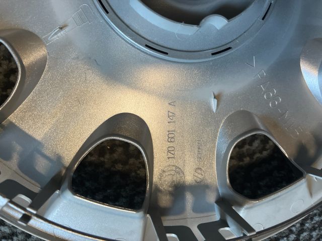 bontott SKODA OCTAVIA II Dísztárcsa (1 db)