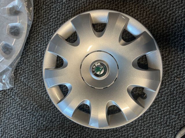 bontott SKODA OCTAVIA II Dísztárcsa (1 db)