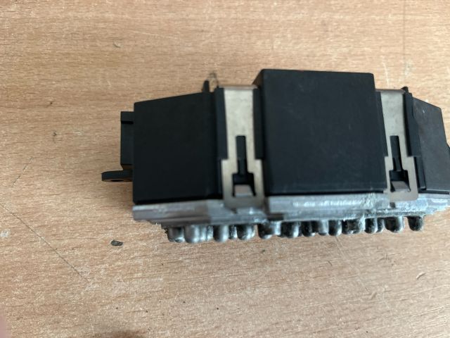 bontott SKODA OCTAVIA II Előtét Ellenállás Fűtőmotor