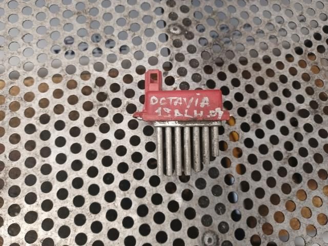 bontott SKODA OCTAVIA II Előtét Ellenállás Hűtőventilátor