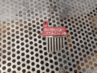 bontott SKODA OCTAVIA II Előtét Ellenállás Hűtőventilátor