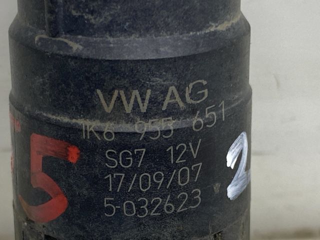 bontott SKODA OCTAVIA II Első Ablakmosó Szivattyú