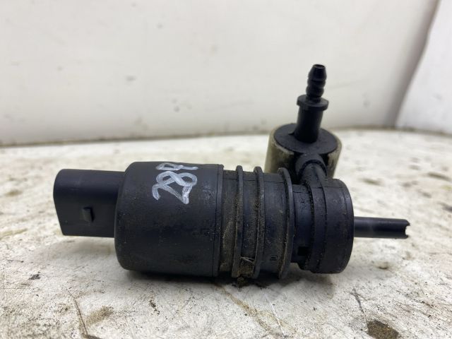 bontott SKODA OCTAVIA II Első Ablakmosó Szivattyú