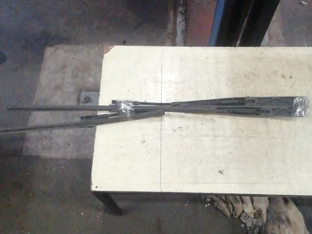 bontott SKODA OCTAVIA II Első Ablaktörlő Kar