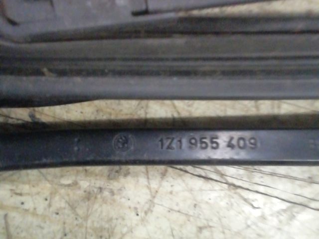 bontott SKODA OCTAVIA II Első Ablaktörlő Kar