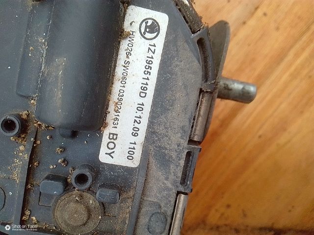 bontott SKODA OCTAVIA II Első Ablaktörlő Motor