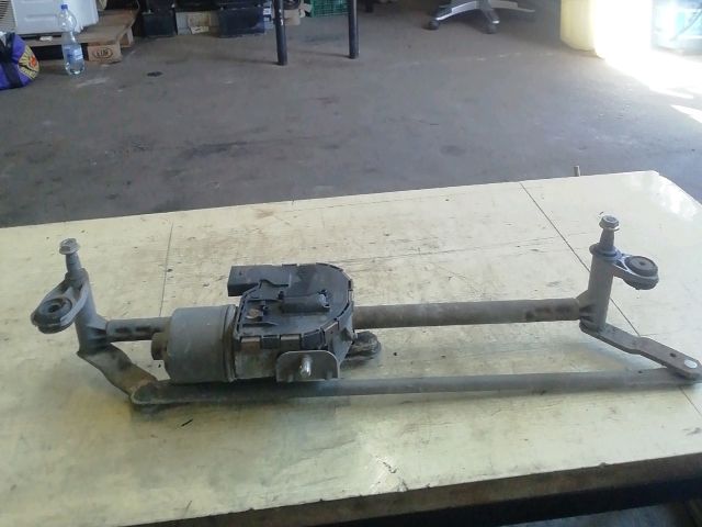 bontott SKODA OCTAVIA II Első Ablaktörlő Szerkezet Motorral