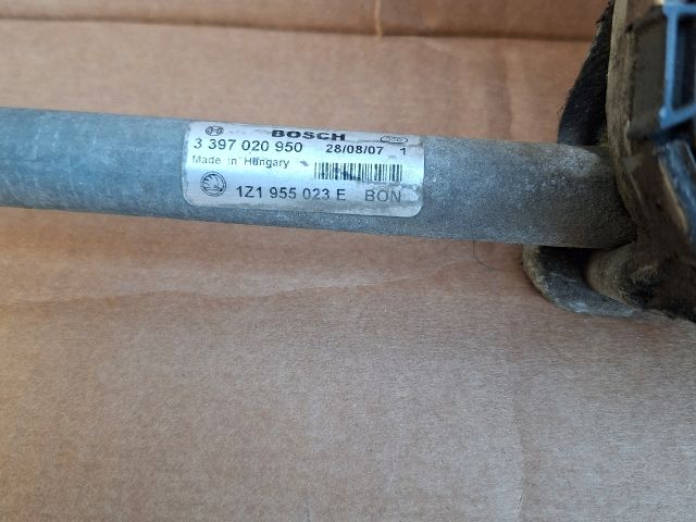 bontott SKODA OCTAVIA II Első Ablaktörlő Szerkezet Motorral