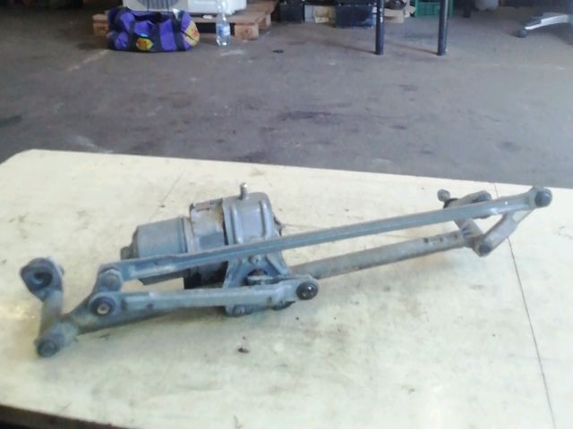 bontott SKODA OCTAVIA II Első Ablaktörlő Szerkezet Motorral