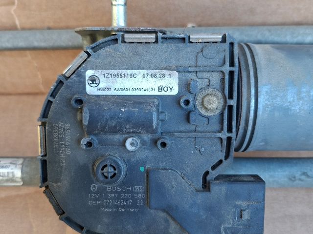 bontott SKODA OCTAVIA II Első Ablaktörlő Szerkezet Motorral