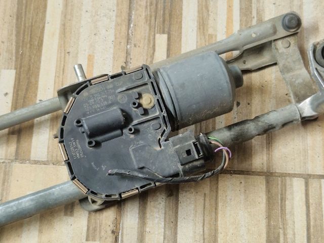 bontott SKODA OCTAVIA II Első Ablaktörlő Szerkezet Motorral