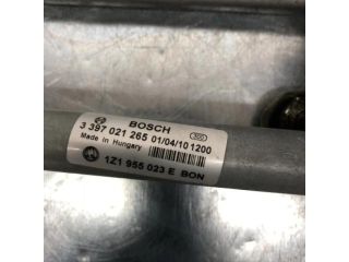 bontott SKODA OCTAVIA II Első Ablaktörlő Szerkezet Motorral