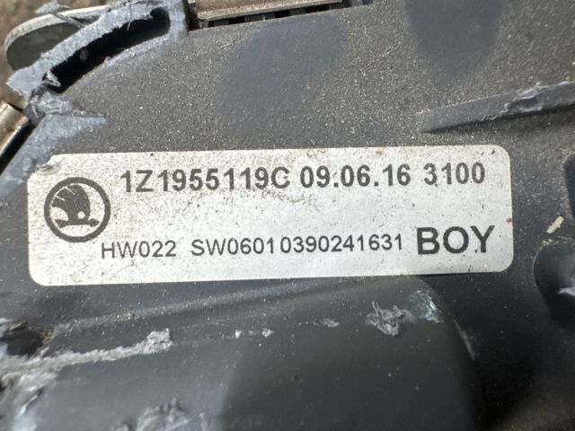 bontott SKODA OCTAVIA II Első Ablaktörlő Szerkezet Motorral