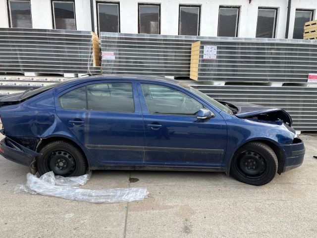 bontott SKODA OCTAVIA II Első Ablaktörlő Szerkezet Motorral