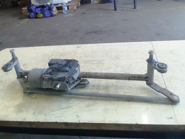 bontott SKODA OCTAVIA II Első Ablaktörlő Szerkezet Motorral