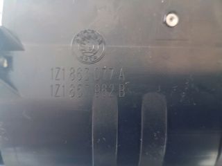 bontott SKODA OCTAVIA II Első Hamutartó