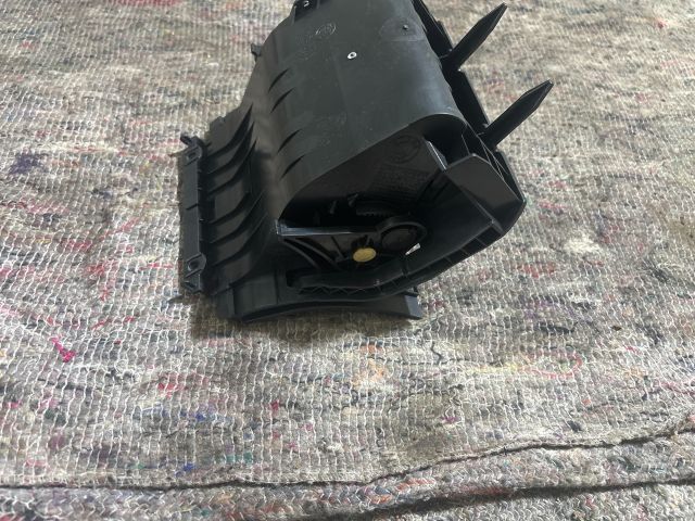 bontott SKODA OCTAVIA II Első Hamutartó