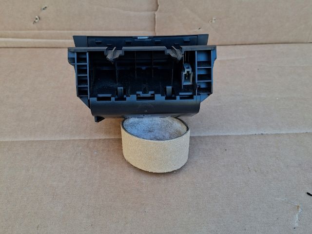 bontott SKODA OCTAVIA II Első Hamutartó