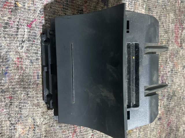 bontott SKODA OCTAVIA II Első Hamutartó