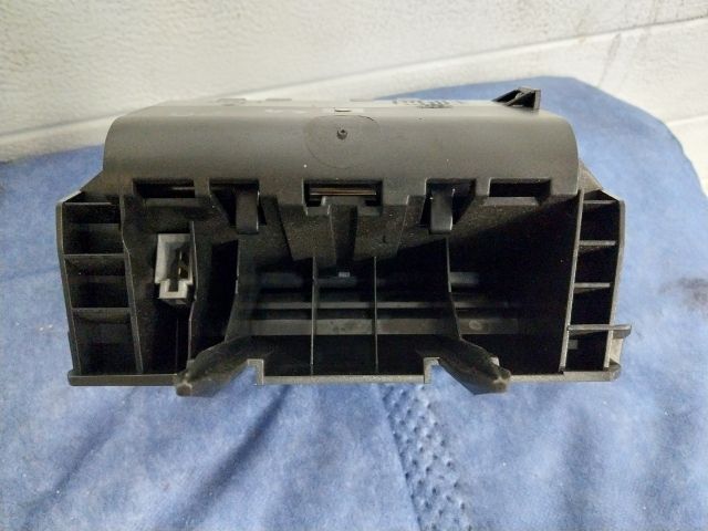 bontott SKODA OCTAVIA II Első Hamutartó