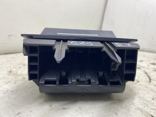 bontott SKODA OCTAVIA II Első Hamutartó