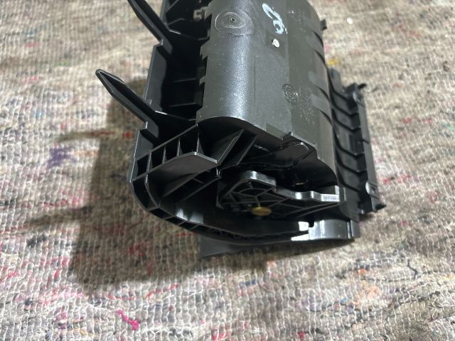 bontott SKODA OCTAVIA II Első Hamutartó