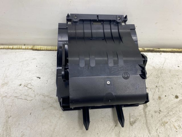 bontott SKODA OCTAVIA II Első Hamutartó