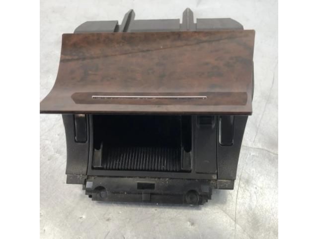 bontott SKODA OCTAVIA II Első Hamutartó