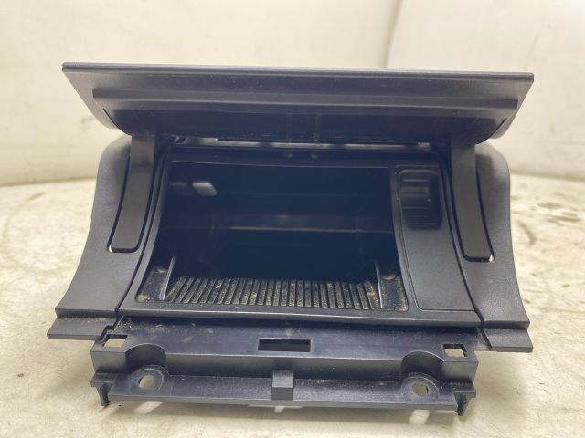 bontott SKODA OCTAVIA II Első Hamutartó