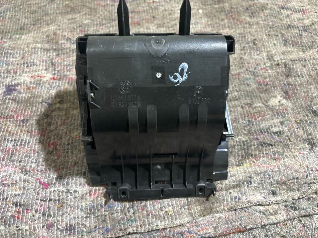 bontott SKODA OCTAVIA II Első Hamutartó