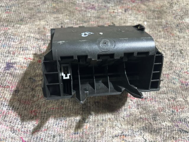 bontott SKODA OCTAVIA II Első Hamutartó