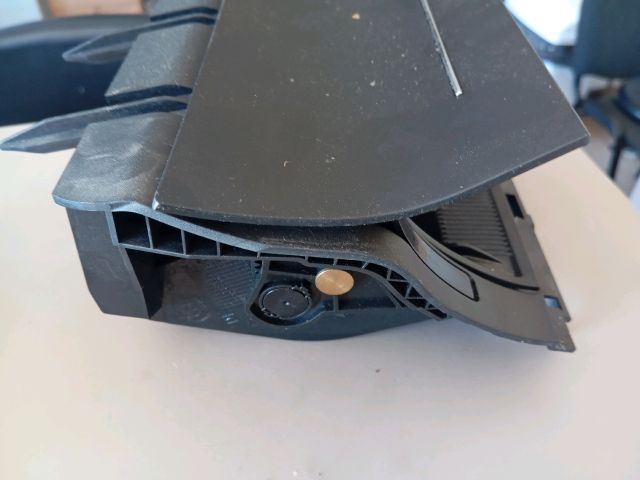 bontott SKODA OCTAVIA II Első Hamutartó