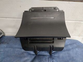 bontott SKODA OCTAVIA II Első Hamutartó