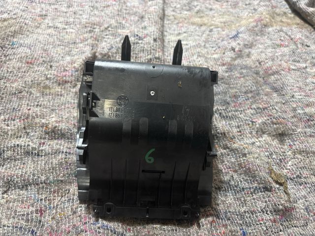 bontott SKODA OCTAVIA II Első Hamutartó