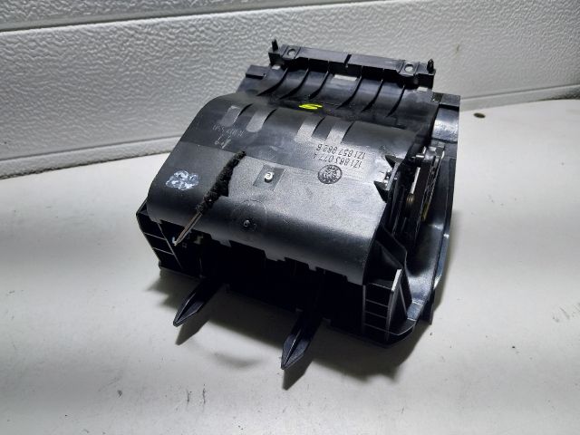 bontott SKODA OCTAVIA II Első Hamutartó